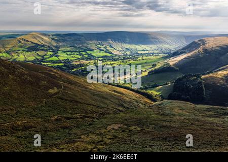 Blick auf das Edale Tal im Peak District National Park, Derbyshire, England, Großbritannien Stockfoto