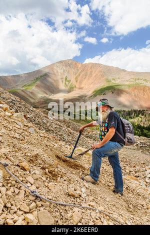 Brian Busse; amerikanischer Gemtracker; berühmter Edelsteinminer; Besitzer des berühmten „Thank You Lord“ Aquamarin Claim; Mt. Antero; Colorado; USA Stockfoto