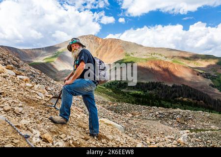 Brian Busse; amerikanischer Gemtracker; berühmter Edelsteinminer; Besitzer des berühmten „Thank You Lord“ Aquamarin Claim; Mt. Antero; Colorado; USA Stockfoto