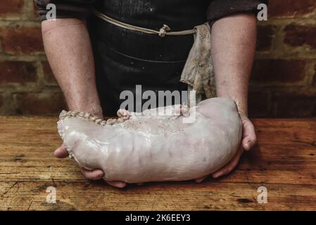 nds Herstellung von hausgemachtem Käse, argentinische Tradition, La Pampa Stockfoto