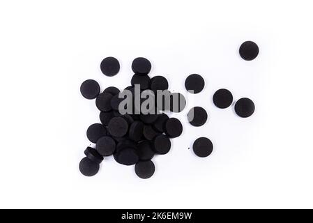 Medizin Pillen Grenze Hintergrund. Bunte Tabletten und Kapseln. Langer Stapel von verschiedenen Pillen bilden einen Rand Stockfoto