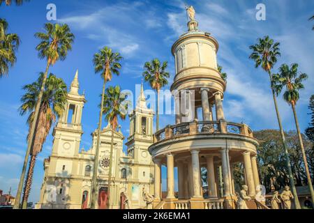 Barocke Kolonialkirche mit Palmen, Brasilien, Südamerika Stockfoto