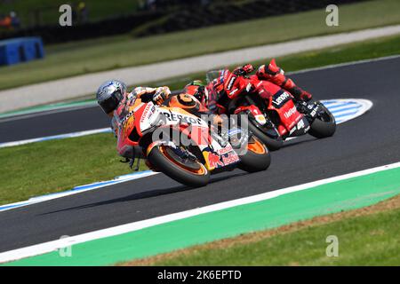 Melbourne, Australien. 14. Oktober 2022. Pol Espargaro, Repsol Honda Racing, setzte sich in einer Zeit von 1'31,494 auf Platz 11. während des Freitags freien Trainings unter sonnigem Himmel auf dem Phillip Island Circuit für den Australian Motorcycle Grand Prix Stockfoto