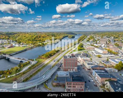 Am frühen Nachmittag im Herbst Luftaufnahme der Stadt Amsterdam New York. Stockfoto