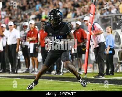 Orlando, FL, USA. 13. Oktober 2022. UCF Knights Wide Receiver Kobe Hudson (2) während des 1. Half NCAA Fußballspiels zwischen den Temple Owls und den UCF Knights im FBC Mortgage Stadium in Orlando, FL. Romeo T Guzman/Cal Sport Media/Alamy Live News Stockfoto