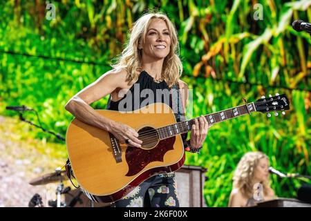 Sheryl Crow tritt bei Farm Aid in Raleigh, NC, auf Stockfoto