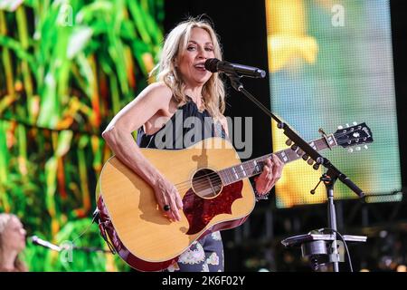Sheryl Crow tritt bei Farm Aid in Raleigh, NC, auf Stockfoto