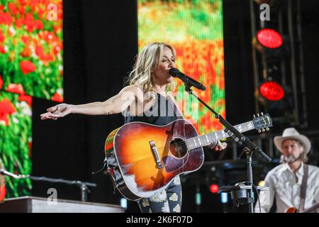 Sheryl Crow tritt bei Farm Aid in Raleigh, NC, auf Stockfoto