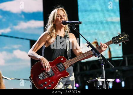 Sheryl Crow tritt bei Farm Aid in Raleigh, NC, auf Stockfoto
