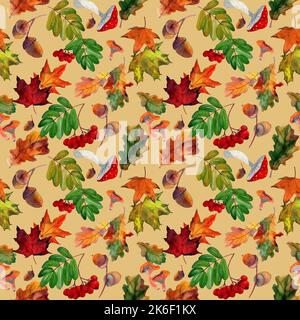 Aquarell von Hand gezeichnetes nahtloses Muster mit herbstlicher roter Eberesche, gelbem Ahornblatt, Eichenblättern, Pilzen, Eicheln. Design für Textil, Hintergrund. Stockfoto