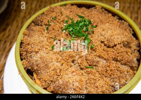 Ein köstliches traditionelles Guilin-Gericht, gedünstetes Schweinefleisch mit Reispulver Stockfoto