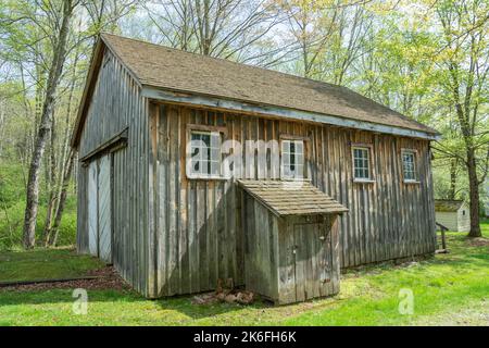 Hardwick, New Jersey, Vereinigte Staaten von Amerika – 1. Mai 2017. Apfelmühle in Millbrook Village in Delaware Water Gap, NJ Die meisten Betriebe hatten kleine Obstgärten Stockfoto