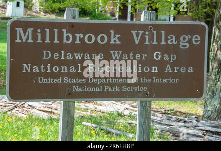 Hardwick, New Jersey, Vereinigte Staaten von Amerika – 1. Mai 2017. Schild am Eingang zum Millbrook Village in Delaware Water Gap, NJ Stockfoto