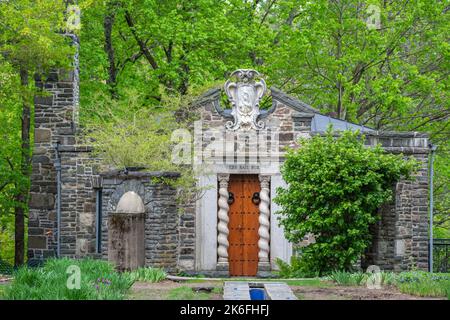 Milford, Pennsylvania, Vereinigte Staaten von Amerika – 2. Mai 2017. Das Gebäude der Bait Box von Gray Towers National Historic Site in Milford, PA. Der Bait Bo Stockfoto