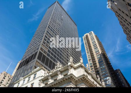 New York City, Vereinigte Staaten von Amerika – 4. Mai 2017. Ansicht des New York Merchandise Mart mit dem Appellate Division Courthouse des Staates New York, Fir Stockfoto