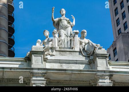 New York City, Vereinigte Staaten von Amerika – 4. Mai 2017. Friedensskulptur von Karl Bitter (1867-1915) an der Westfassade der Berufungsabteilung Stockfoto