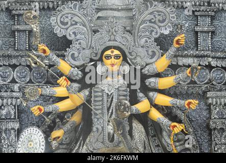 Idol der Durga-Göttin während des durga-Puja-Festivals von Westbengalen, Indien Stockfoto