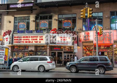 New York City, Vereinigte Staaten von Amerika – 7. Mai 2017. Außenansicht von B.B. King Blues Club & Grill im W 42. St in Manhattan, mit dem benachbarten I Stockfoto
