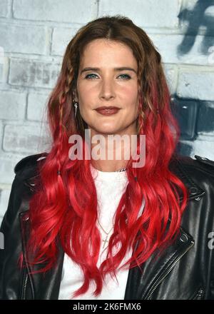 Los Angeles, USA. 13. Oktober 2022. Cobie Smulders läuft am 13. Oktober 2022 auf dem roten Teppich bei der „High School“ House Party von Amazon Freevee bei No Vacancy in Los Angeles, CA. (Foto von Scott Kirkland/Sipa USA) Quelle: SIPA USA/Alamy Live News Stockfoto