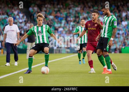 Sevilla, Spanien. 1. Oktober 2022. Sergio Canales (10) von Real Betis während des UEFA Europa League-Spiels zwischen Real Betis und Roma im Estadio Benito Villamarin in Sevilla. (Foto: Gonzales Photo/Alamy Live News Stockfoto