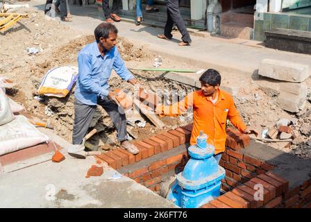 Mumbai, Maharashtra, Südindien, 31.. Dezember 2019: Indische Bauarbeiter Stockfoto