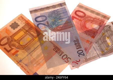 Verschiedene Euro-Rechnungen von oben gesehen Stockfoto