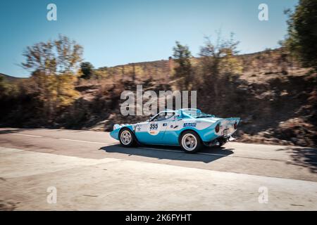 Novella, Korsika, Frankreich - 7.. Oktober 2022: Sebastien Bottinelli und Jean-Christophe Rosier treten in ihrem Lancia Stratos bei der Tour de Corse 2022 an Stockfoto
