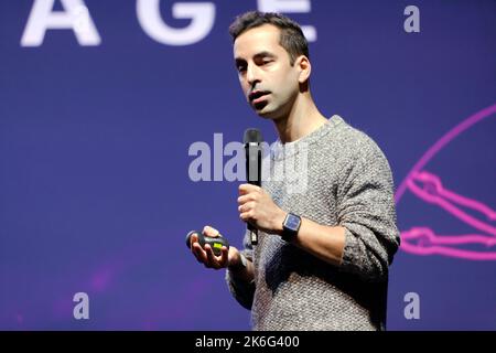 Dr. Rohin Francis untersucht in seinem Vortrag mit dem Titel „The Human Body: Design Disaster“ auf der New Scientist Live 2022 einige der unzähligen Möglichkeiten, wie unser Design nichts Intelligentes bietet Stockfoto