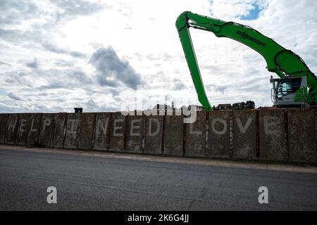 „Help I need love“-Graffiti Great Yarmouth Norfolk UK Stockfoto