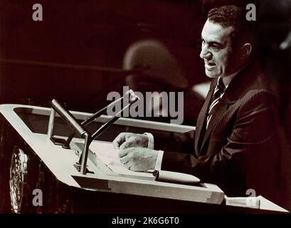 Muhammed Hosni Mubarak Präsident Von Ägypten Vor Der Generalversammlung Der Vereinten Nationen New York 28 September 1983 Stockfoto