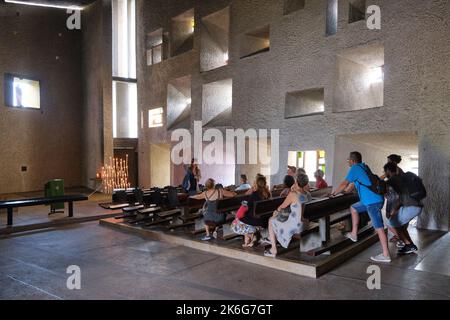 Ronchamp, Bourlemont Hill (Nordostfrankreich): Kapelle Notre Dame du Haut (Unsere Liebe Frau von den Höhen). Die Kapelle wurde 19 vom Architekten Le Corbusier erbaut Stockfoto