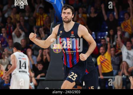Mike Tobey vom FC Barcelona beim EuroLeague-Spiel der Turkish Airlines zwischen dem FC Barcelona und Real Madrid im Palau Blaugrana Stockfoto