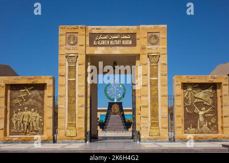 Ägypten, El Alamein Kriegsdenkmal, Museumseingang Stockfoto