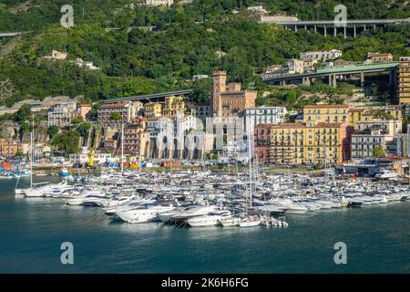 Italien, Kampanien, Salerno, Bucht und Hafen Stockfoto