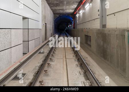 New York City Subway, Blick auf den U-Bahn-Tunnel von Gleishöhe Stockfoto