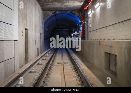 New York City Subway, Blick auf den U-Bahn-Tunnel von Gleishöhe Stockfoto