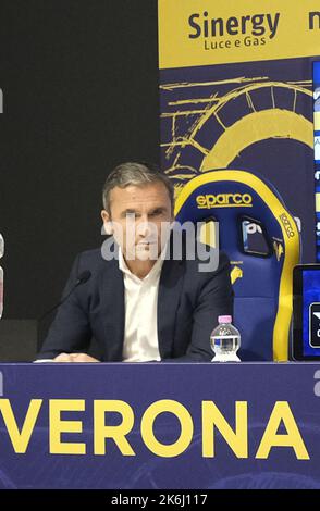 Verona, Italien. 14. Oktober 2022. Francesco Marroccu Soprt Direktor des FC Hellas Verona bei der Vorstellung des neuen Cheftrainers von Hellas Verona, Salvatore Bocchetti. Serie A Tim 2022-23 Hauptsitz von Hellas Verona, Verona, Italien, am 14. Oktober 2022. Kredit: Unabhängige Fotoagentur/Alamy Live Nachrichten Stockfoto