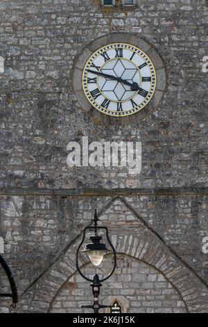 Nahaufnahme von St. Leonard's Tower, Newton Abbott, Devon Stockfoto