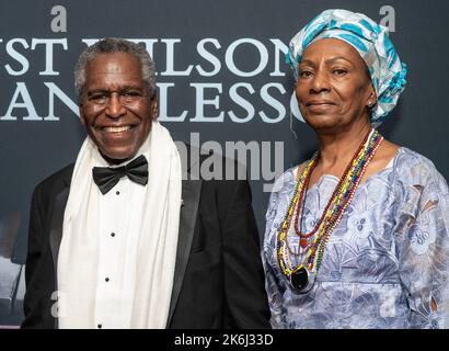 13. Oktober 2022, New York, New York, USA: Kim Sullivan (L) nimmt an der Eröffnungsnacht der Wiederbelebung von August Wilsons The Piano Lesson im Ethel Barrymore Theatre Teil (Bildquelle: © Lev Radin/Pacific Press via ZUMA Press Wire) Stockfoto