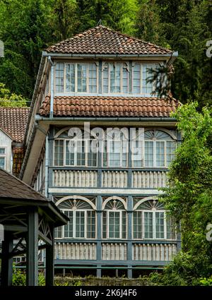 SOVATA, MURES, RUMÄNIEN – 29. MAI 2021: Rustikale Pension in Sovata Resort Siebenbürgen, Rumänien. Stockfoto