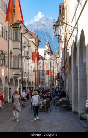 Via Portici, enge Einkaufsstraße in Meran, Südtirol, Italien Stockfoto