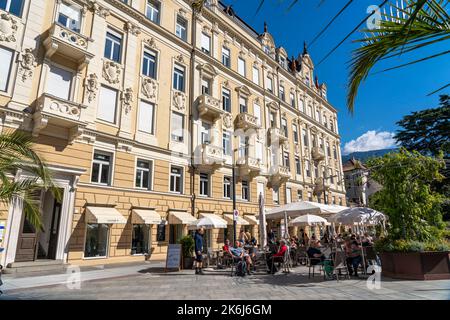 Gebäude am Sandplatz, in Meran, Südtirol, Italien Stockfoto