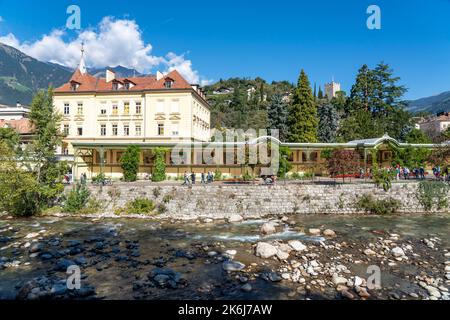 Blick auf die Stadt, Skyline von Meran, Passer, Postbrücke, Südtirol, Italien Stockfoto