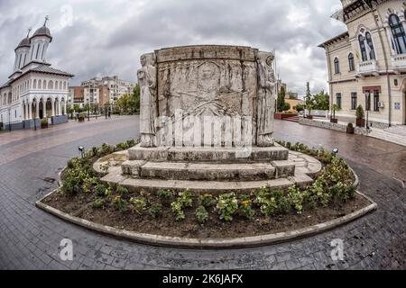 TARGU-JIU, RUMÄNIEN-08. OKTOBER: Denkmal von Ecaterina Teodoroiu am 08. Oktober 2014 in Targu-Jiu. Fischaugen-Ansicht. Stockfoto