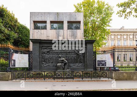 Historisches Bronzemedabel für die französische Außenministerin Aristide Briand, die 1926 den Friedensnobelpreis erhielt. Paris, Frankreich, Europa Stockfoto