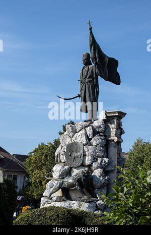 TARGU-JIU, RUMÄNIEN-25. SEPTEMBER: Statue von Tudor Vladimirescu am 25. September 2020 in Targu-Jiu. Stockfoto