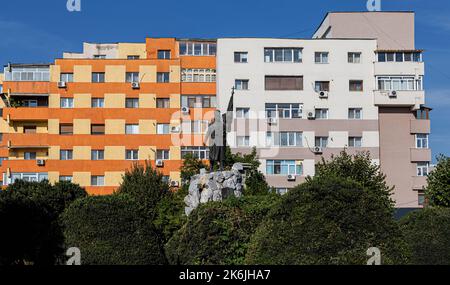 TARGU-JIU, RUMÄNIEN-25. SEPTEMBER: Statue von Tudor Vladimirescu am 25. September 2020 in Targu-Jiu. Stockfoto