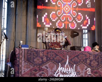 Zaragoza, Spanien. 14.. oktober 2022. Die ukrainischen Eurovision-Gewinner Kalush Orchestra treten anlässlich der Feierlichkeiten zum Schutzpatron auf der Plaza del Pilar in Zaragoza vor Tausenden von Menschen auf. Juan Antonio Perez/Alamy Live News Stockfoto