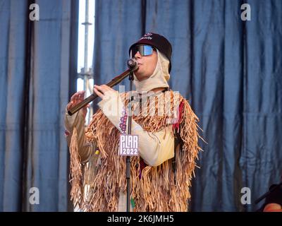 Zaragoza, Spanien. 14.. oktober 2022. Die ukrainischen Eurovision-Gewinner Kalush Orchestra treten anlässlich der Feierlichkeiten zum Schutzpatron auf der Plaza del Pilar in Zaragoza vor Tausenden von Menschen auf. Juan Antonio Perez/Alamy Live News Stockfoto