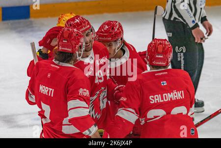 Lausanne Schweiz, 10/14/2022: Das Lausanne HC Team feiert am 11.. Tag der Saison 2022-2023 der Schweizer Nationalliga der Schweizer Nationalliga 2022-2023 mit dem Lausanne HC und dem HC Ajoie. Das Spiel fand in der Vaudoise Arena in Lausanne statt. Kredit: Eric Dubost/Alamy Live Nachrichten Stockfoto